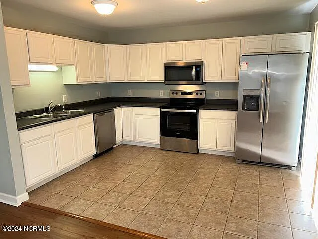 3 bed, 2.5 bath, 1450 sqft, $1,450 — Photo 2
