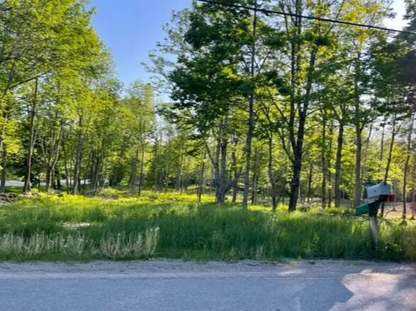 1 Western Avenue, Newburgh, ME 04444