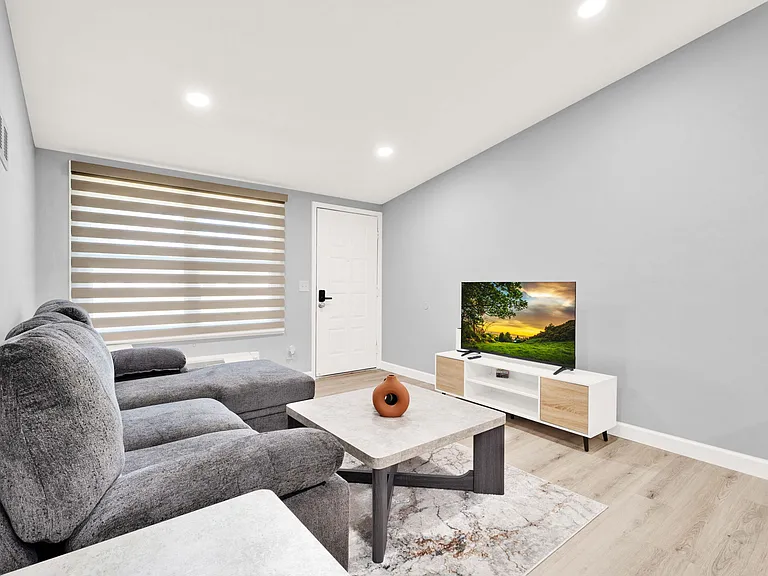Heathmore Villas Apartments — Photo 24
