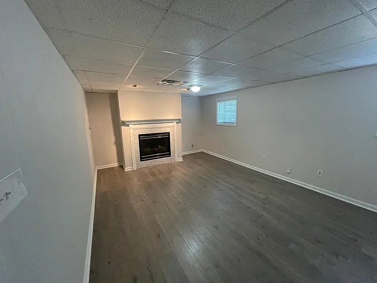2423 Falcon Ct — Photo 14