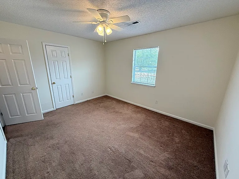 104 Benin Ct #B — Photo 17