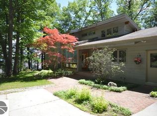 6326 Mission Pt, Traverse City, MI 49686