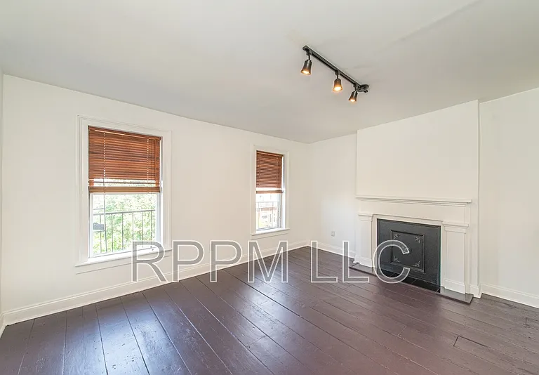 146 Sussex St #3 — Photo 7