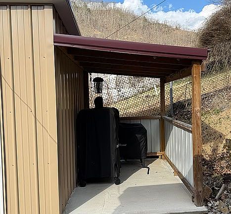 3rd image of 1984 Gulf Rd