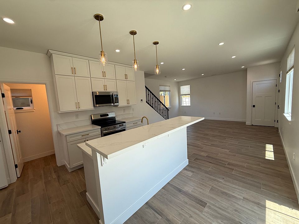 1st image of 4204 Cherokee Ave #1/2