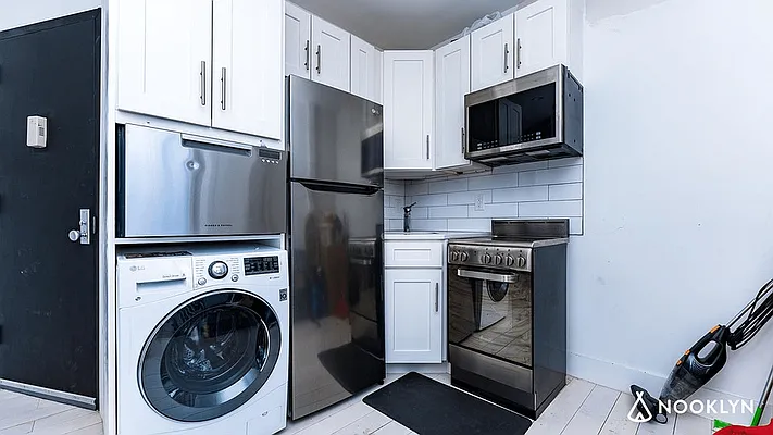 Rented by Yellowstone Equity Management Inc | media 22