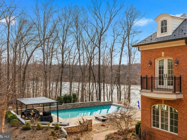 10036 Lake Occoquan Dr, Manassas, VA 20111