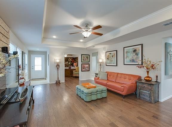 5th image of 6615 Paragon Dr