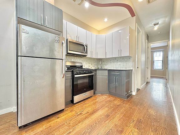 2nd image of 188 Stockholm St APT 1R