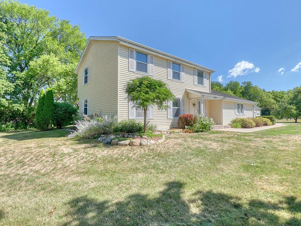 1st image of N53W30118 Arrowhead DRIVE