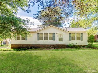 1353 Davis Rd, Lincolnton, NC 28092