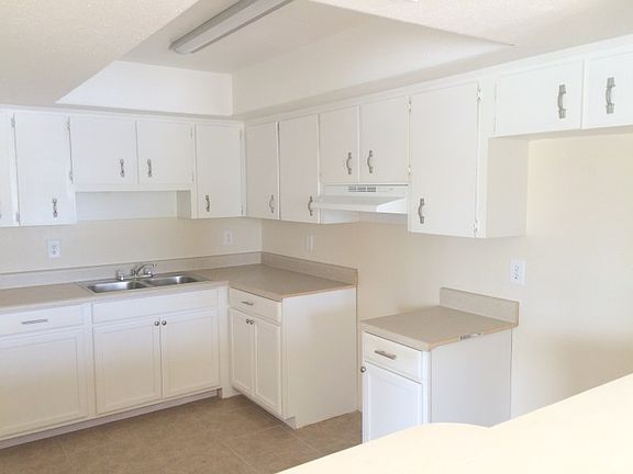 2nd image of 4031 Saint Paul Dr