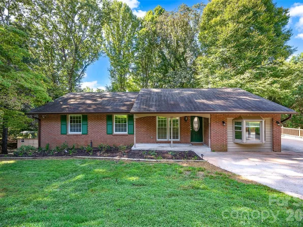 247 Spring Shore Rd, Statesville, NC 28677