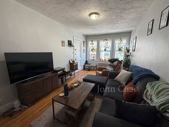 3rd image of 29 Lourdes Ave APT 4