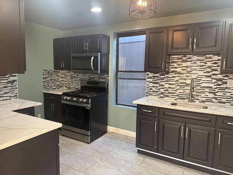 182 Ferry St #2B — Photo 8