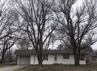210 E 35th St, Chanute, KS 66720