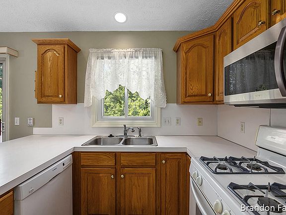 2nd image of 6715 Summerbreeze Dr SE
