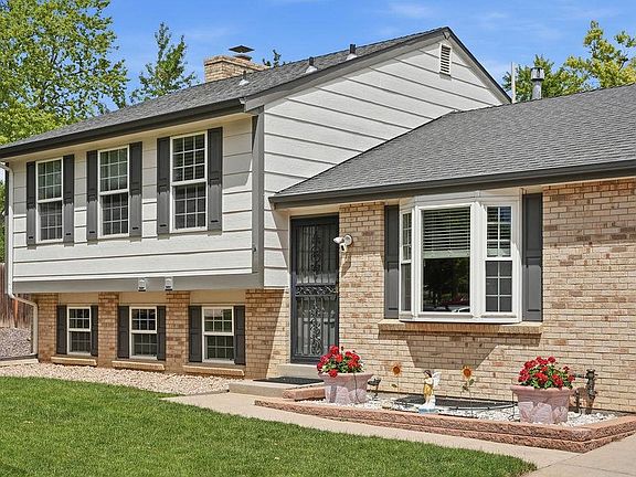 3rd image of 8240 Garland Dr