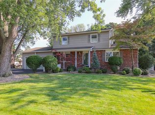 15 Simone Cir, Rochester, NY 14609