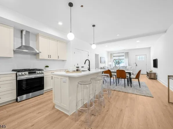 20 Encampment Ct #101, Towaco, NJ 07082