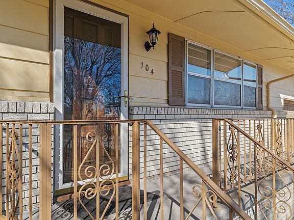 5th image of 104 Cambridge Drive