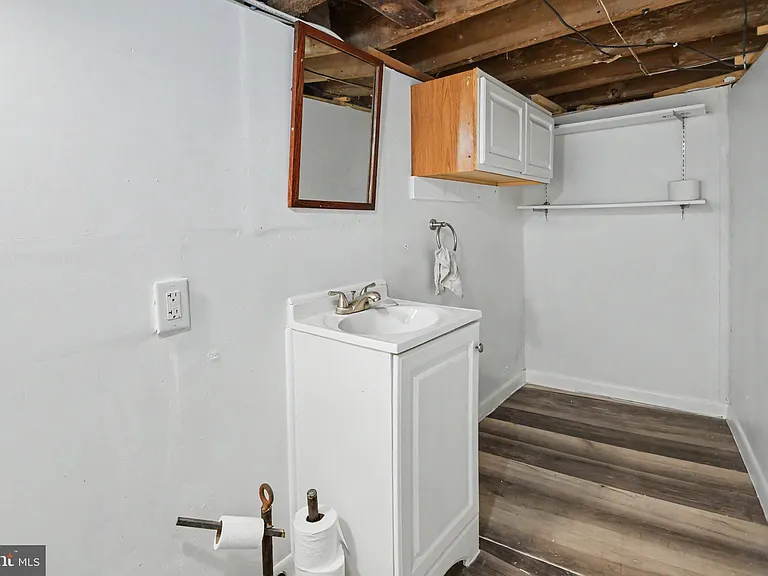 1921 W Allegheny Ave — Photo 28