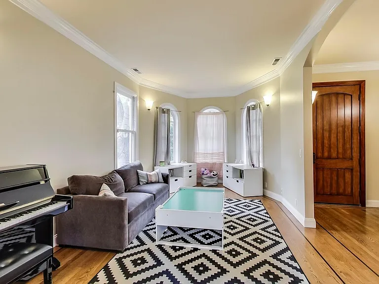480 Arlington Ave — Photo 4