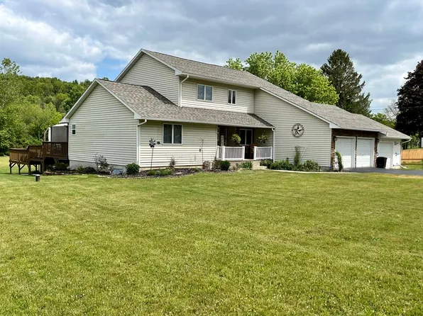 121 Veteran Hill Rd, Horseheads, NY 14845