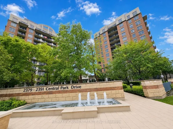 2391 Central Park Dr #612, Oakville, ON L6H 0E4