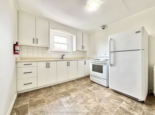 23 Augusta Ave #4, Saint Catharines, ON L2M 5R3