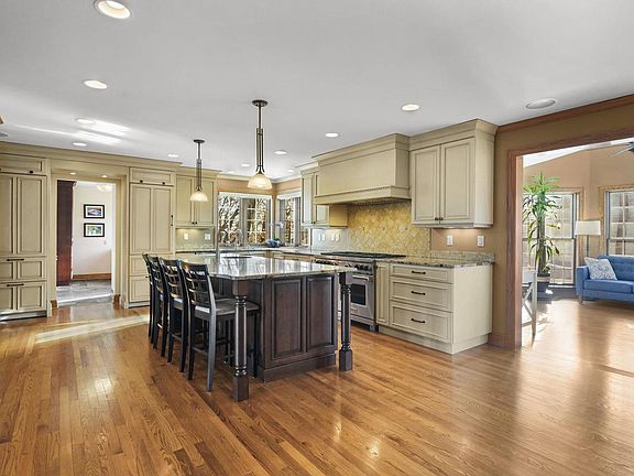 4th image of 948 Timber Ridge Drive