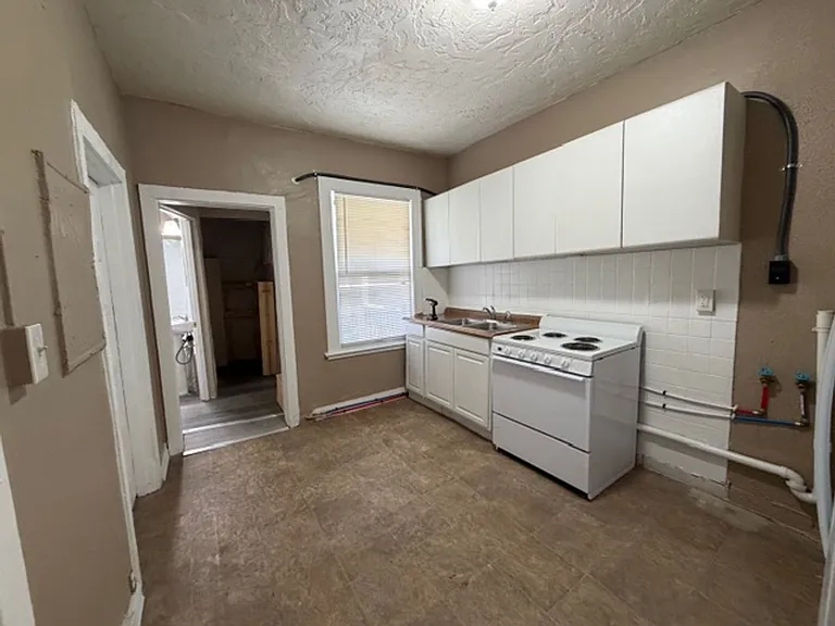 6725 Schofield Ave — Photo 8