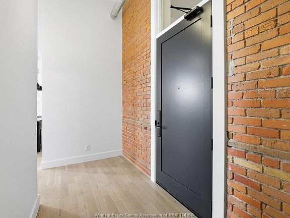 4th image of 247 Brock St #301