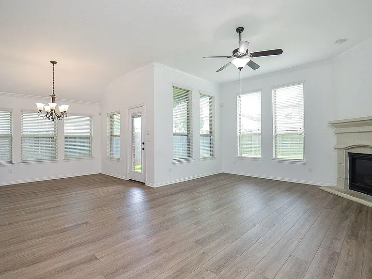 14806 Raleighs Meadow Ct — Photo 6