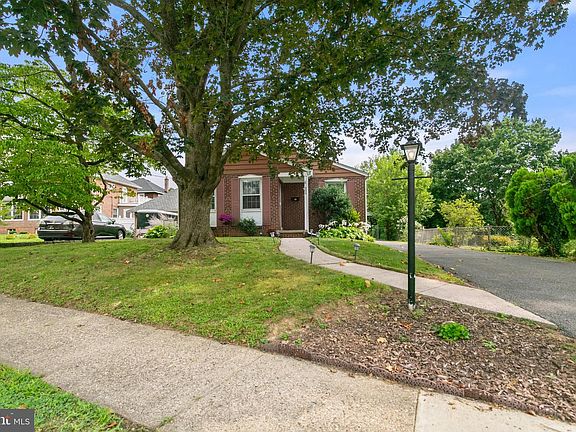 2nd image of 303 Inskeep Ave
