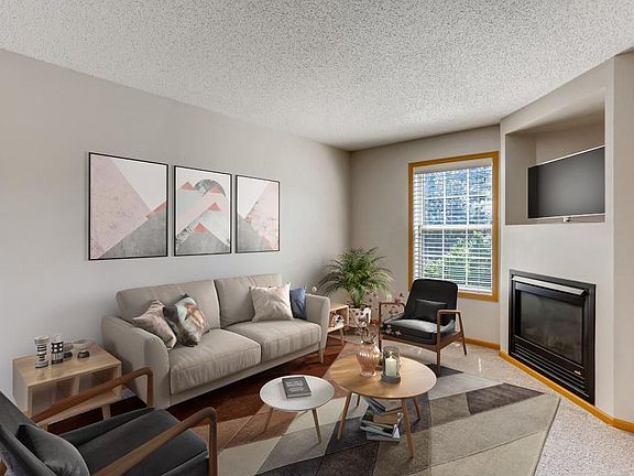 5th image of 11379 Chisholm Cir NE Unit B