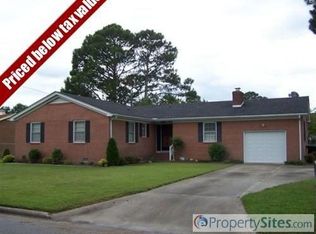 1701 Crescent Dr, Elizabeth City, NC 27909