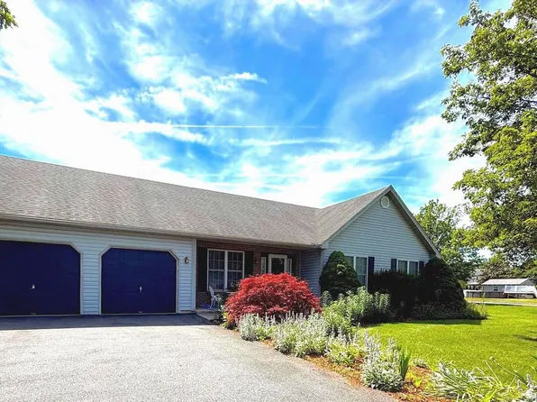 4400 Prestwick Dr, Reading, PA 19606