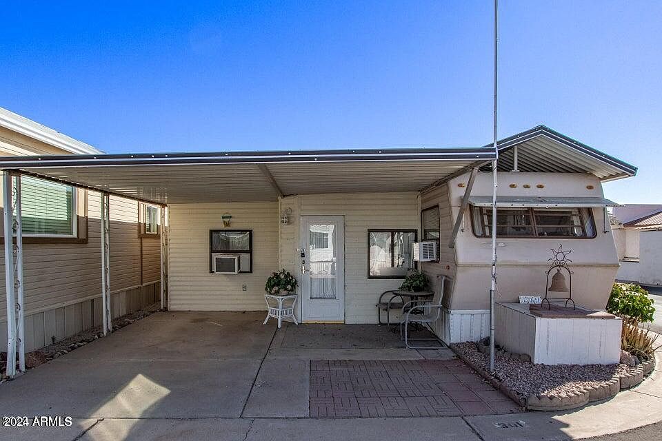 1st image of 301 E MESQUITE Drive
