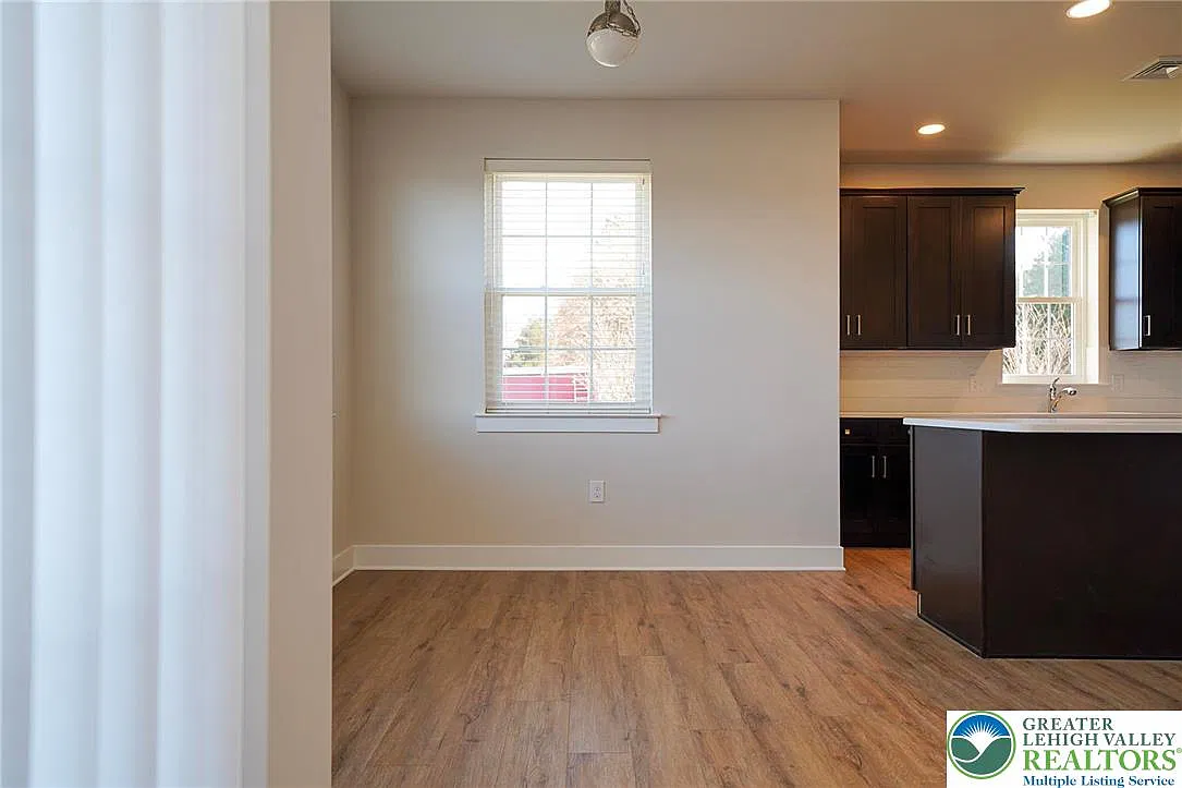 2 bed, 2.0 bath, 1250 sqft, $2,250 — Photo 4