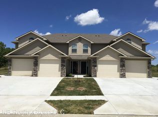 10804 Westover Rd, Peculiar, MO 64078