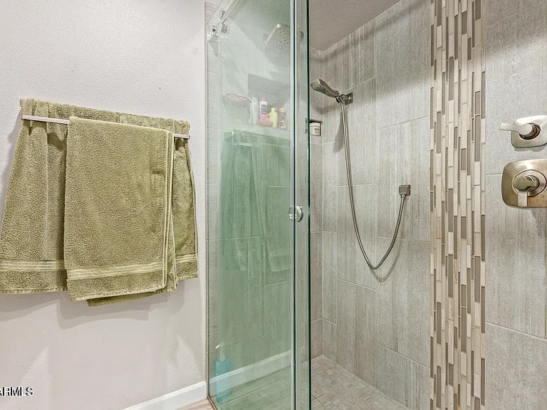 5913 E Thomas Rd — Photo 17