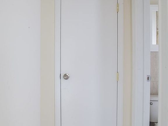 2nd image of 554 Hinsdale St #B9