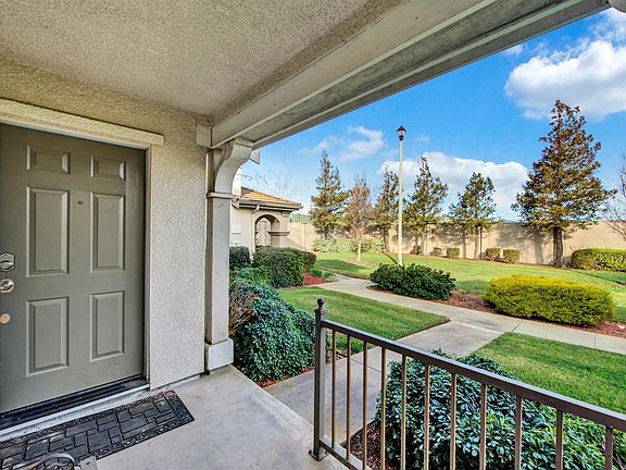 5th image of 3072 Puffin Cir