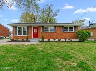 6118 Red Spruce Dr, Louisville, KY 40229