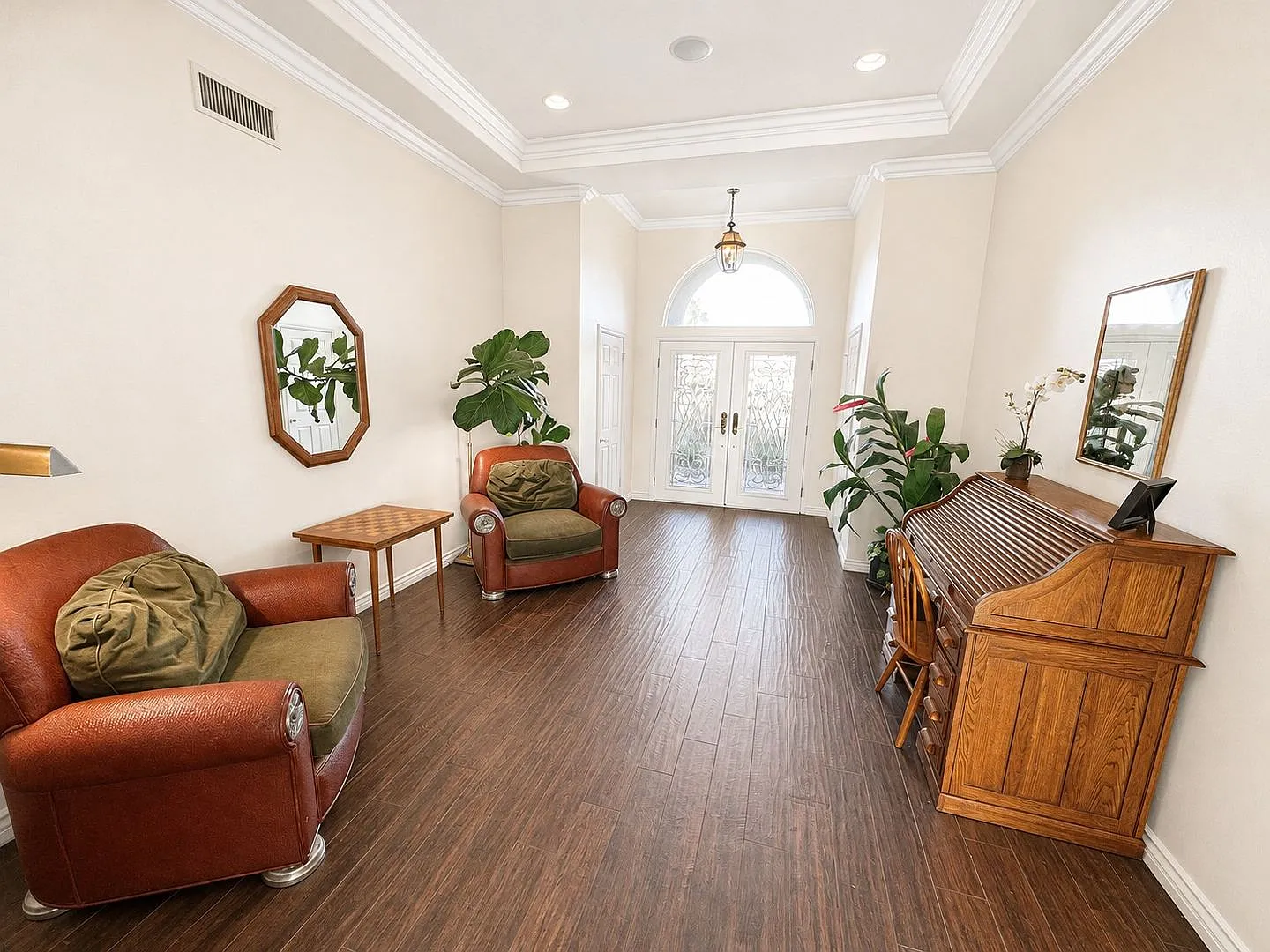 Available July 1 | Furnished 4-Bedroom Claremont Home with Office, Wi-Fi & Valley Views — Photo 3
