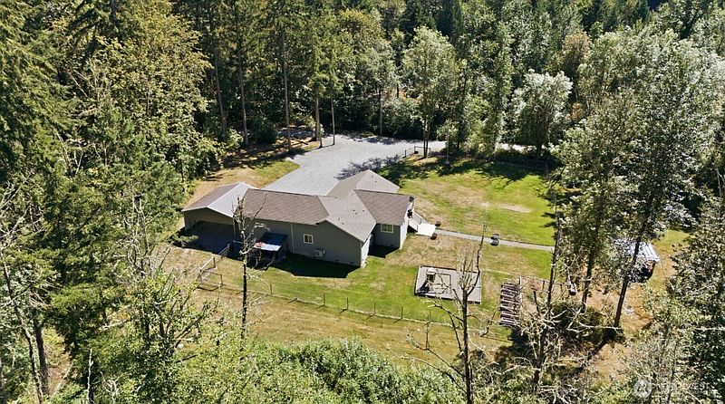 5th image of 32503 Webster Road E