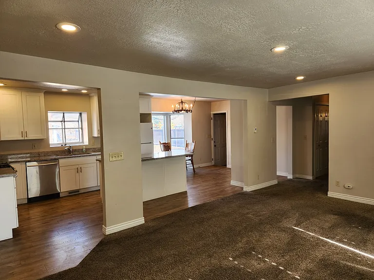 1721 E 4620 S — Photo 7