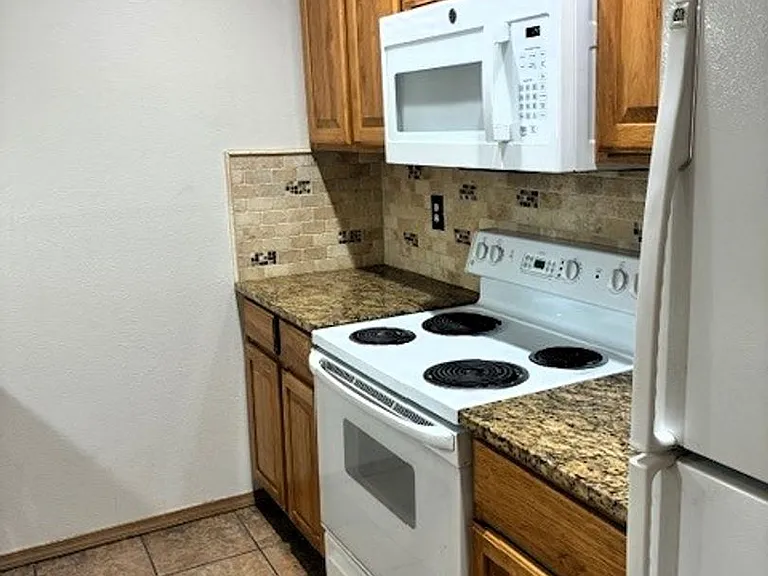 700 Lakepoint Dr #A7 — Photo 7