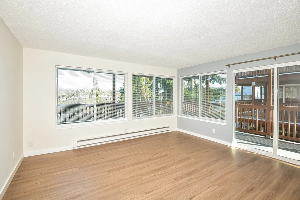Building Photo - 1710 Sturgus Ave S #1